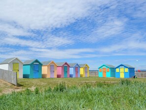 Exterior - Escape to our stylish, dog-friendly holiday home in Amble. (Amble)