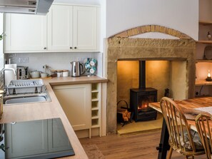 Dishwasher - Escape to our stylish, dog-friendly holiday home in Amble. (Amble)