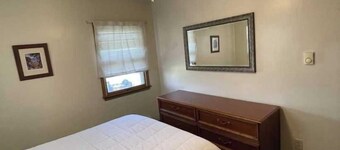 Charming 1 bedroom Suit #127 with AC and Wifi