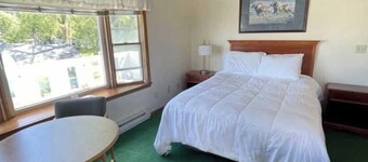 Charming 1 bedroom Suit #127 with AC and Wifi