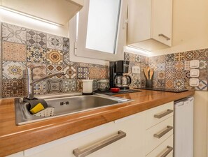 Wasserkocher mit Kaffee-/Teezubehör, Kochgeschirr/Geschirr/Besteck