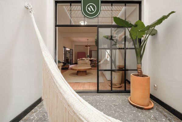 Departamento de diseñador, vista a la ciudad | 3 habitaciones, tabla de planchar con plancha y wifi gratis