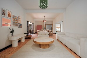 Leilighet – design, byutsikt | Oppholdsområde | TV