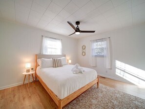 2 makuuhuonetta, silitysrauta/-lauta, vauvan matkasänky, Wi-Fi