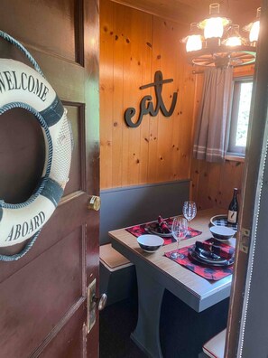 Dining - Spacious estate with 2 homes with 6 bedrooms and WiFi, AC on Flathead Lake (Bigfork)