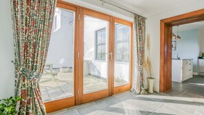 Interior - Moranedd - sleeps 10 guests  in 5 bedrooms (Church Bay)