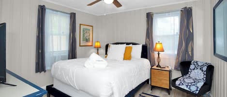 2 bedrooms, desk, iron/ironing board, free WiFi