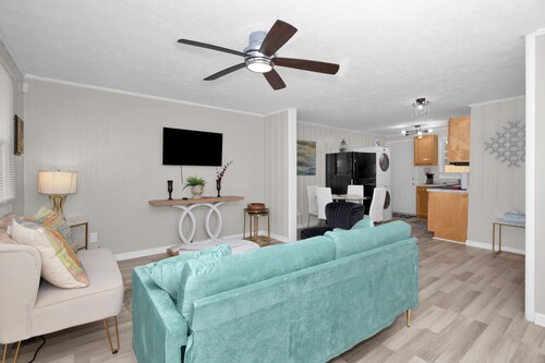 Cozy 2BDR OasisMin to Med Center, Univ & Downtown