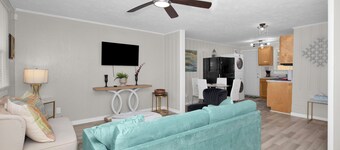 Cozy 2BDR OasisMin to Med Center, Univ & Downtown