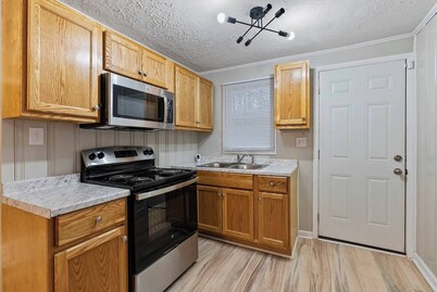 Cozy 2BDR OasisMin to Med Center, Univ & Downtown