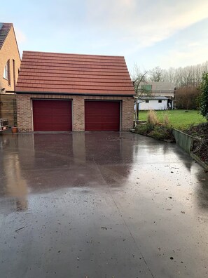 Property grounds - Under a perched roof, a small cocooning studio with private Spa (Grez-Doiceau)