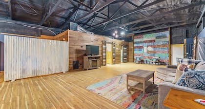 Shouse near in the woods near Beaver Lake