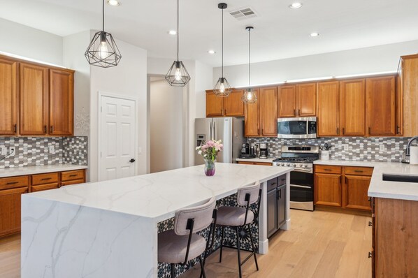 Private kitchen - Modern Home in Gilbert, AZ with Pool/Hot Tub! (Gilbert)