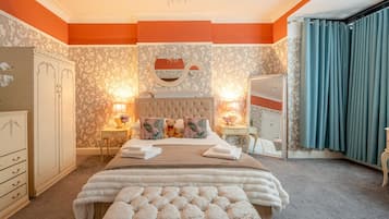 5 bedrooms, iron/ironing board, travel cot, free WiFi