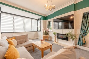 Télévision, cheminée