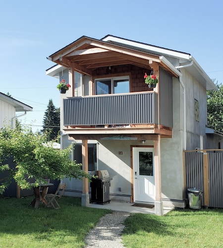 Entire Guest House in Central location