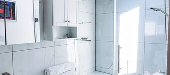 Entire Guest House in Central location