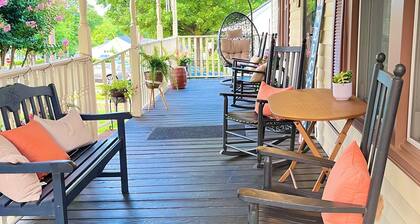 NEW-Heart of Kannapolis-Modern & Charming Escape