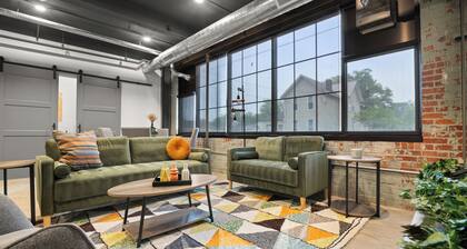 Historic Newark Station- 10% off Earthworks Cafe