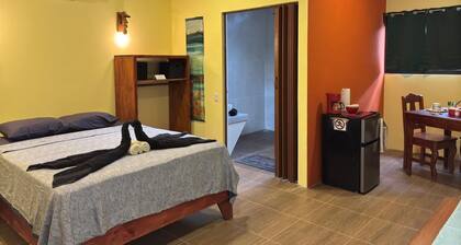 Cabin Willy's Fish Camp Cabin Sleeps 2 walk to Markets, Trails, Beach & Eatery's