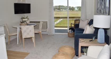 Island Creek Retreat-Pool, Pier, Close to Beach