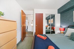 Desk, iron/ironing board, free WiFi, bed sheets - Strawberry Bank Apartment  | Grampian Lettings (Aberdeen)