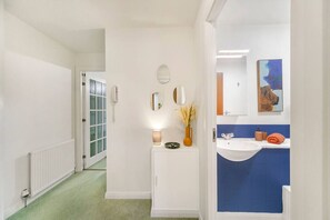 Hair dryer - Strawberry Bank Apartment  | Grampian Lettings (Aberdeen)