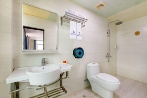 Room - Fu Quan Hotel (Wuchuan Haibin Bus Terminal) (Wuchuan)