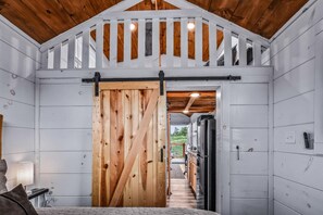 Family Cabin, Mountain View | Free minibar, individually decorated, individually furnished, desk - Sojourn Lodging (Sevierville)