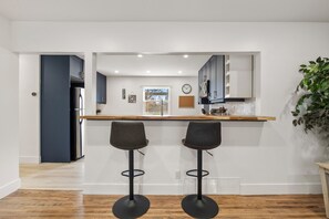 House | 3 bedrooms, Internet - The Owl Petsok 3 Queenbd Firepit 3smarttvs (Calgary)