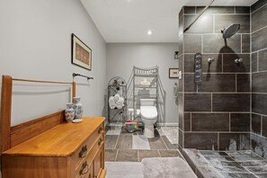 House | 1 bedroom, Internet - The Artisan Golf Course Privateentry Smarttv (Okotoks)