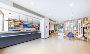 Lobby - Meiwu Hotel (Lanzhou Dngfanghong Square Railway Bureau Store) (Lanzhou)