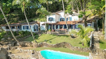 Fachada da propriedade