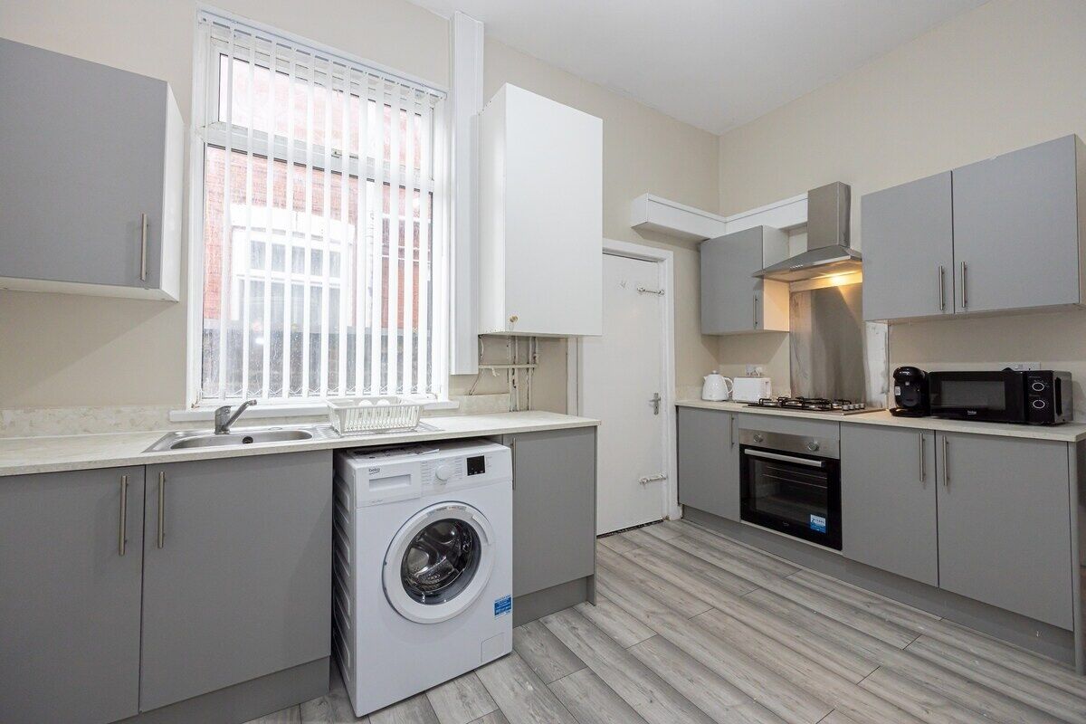 Réfrigérateur, micro-ondes, four, cafetière/bouilloire