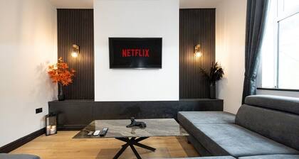 Midnight Manor High Speed Wi-Fi