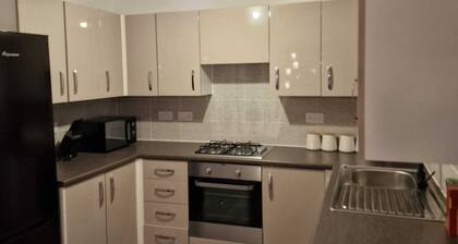 Entire luxurious 3 bedroom house in Wigan,Greater Manchester with free parking.