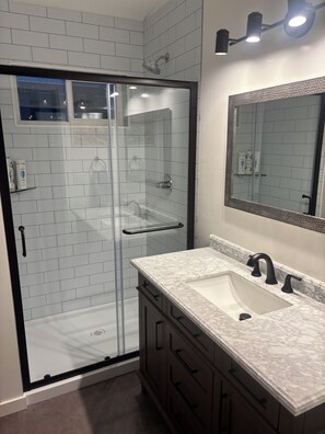 Shower, hair dryer, towels, soap - Dramatic New Home Right Downtown (Prescott)