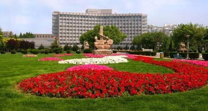 Yisuli Hotel (Dalian Hi-tech Wanda Plaza)