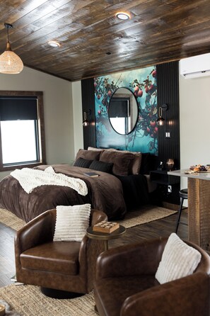 1 bedroom, desk, free WiFi, bed sheets