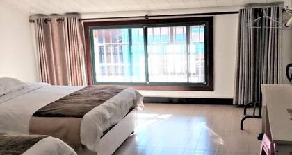 Longhushan Laiping Hostel