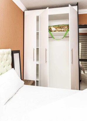Minibar, free WiFi
