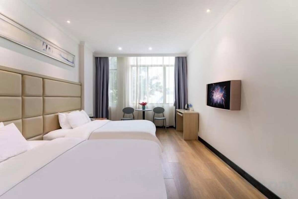 Exceptional Twin Room (Self-Service Laundry in Public Area)