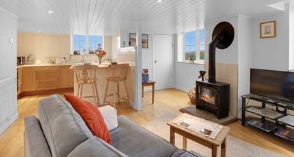 Hill House Hideaway - North East Escapes