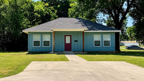 Brand New Charming 2B/2B in Chickasha, Near Downtown!