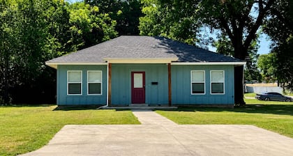 Brand New Charming 2B/2B in Chickasha, Near Downtown!