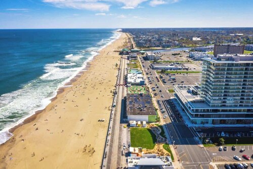 Chic Studio just Steps from the Beach!