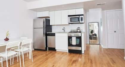 Chic Studio just Steps from the Beach!