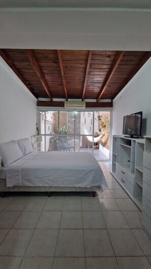 2 bedrooms, desk, iron/ironing board, WiFi