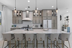 Fridge, microwave, oven, stovetop - P97 - Premier 5 bedroom, 3.5 bath waterfront home with spectacular views of Boot Key Habor (Marathon)