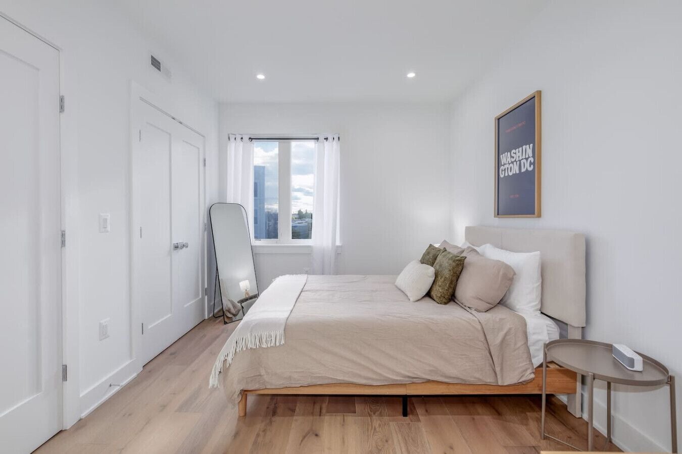 2 عدّة غرف نوم ومكتب ومكواة/لوح كي وواي فاي مجانًا